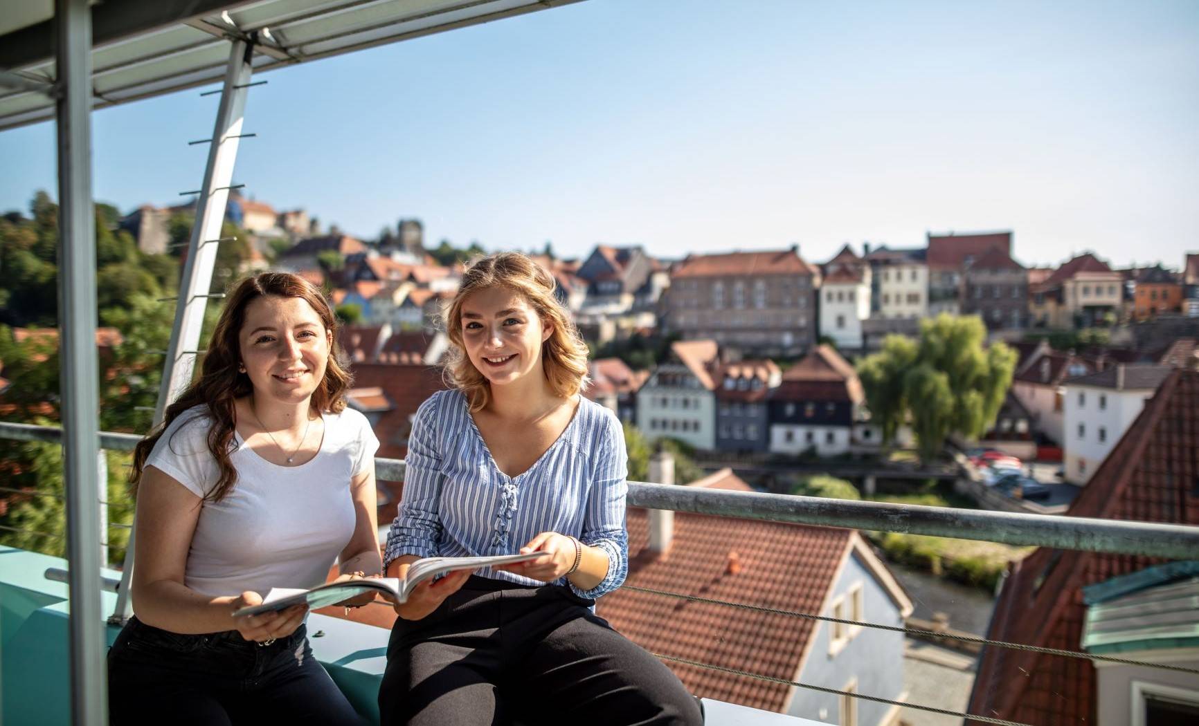 StudentInnen am Lucas-Cranach-Campus