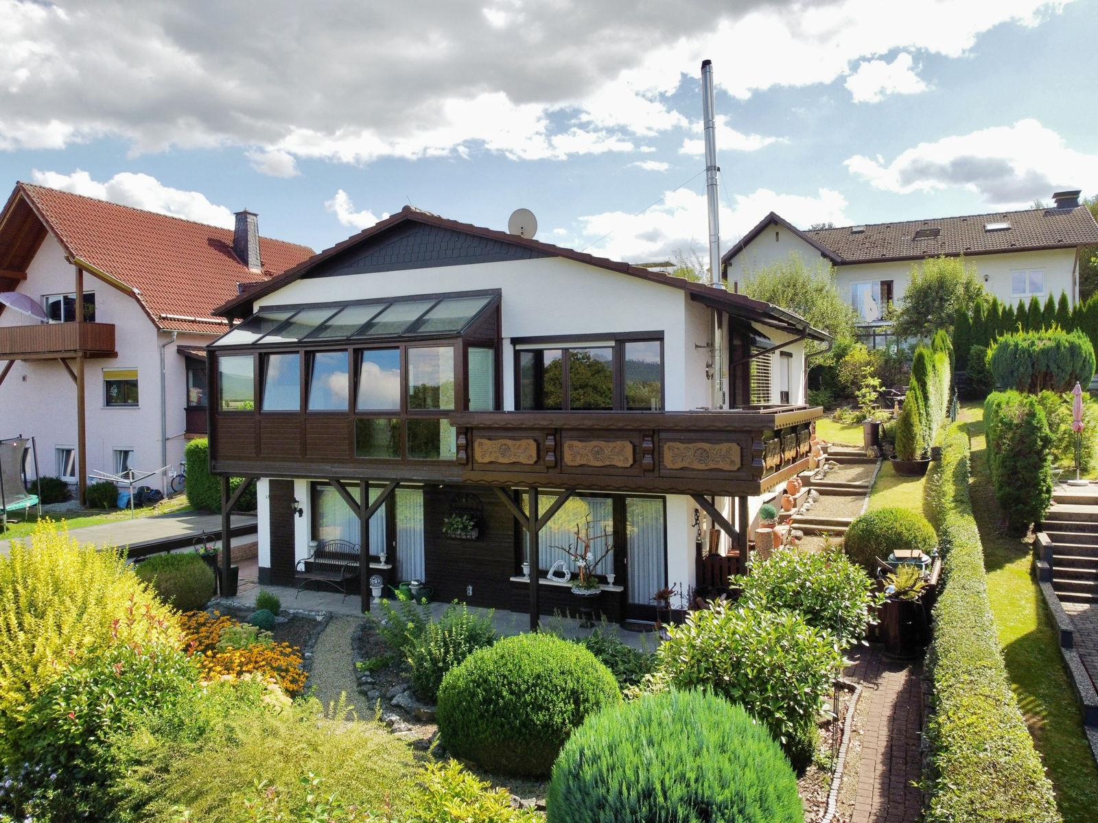 Verkauftes Wohnhaus mit Wintergarten und großem Garten in Küps