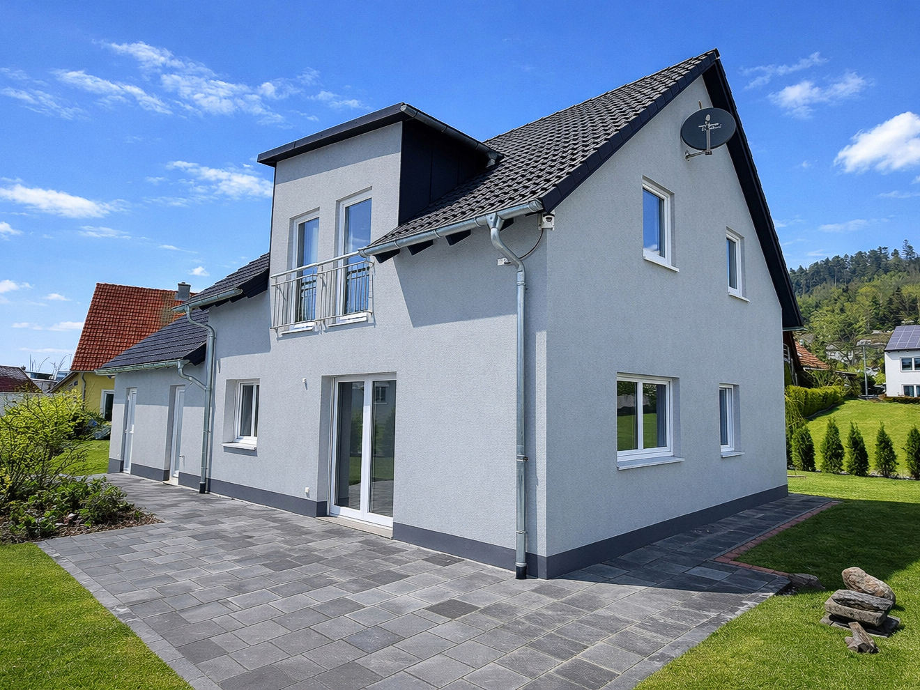 Stadtsteinach-Oberzaubach Von Wich Immobilien verkauft: Neubau-Wohnhaus mit Garten in Stadtsteinach-Oberzaubach