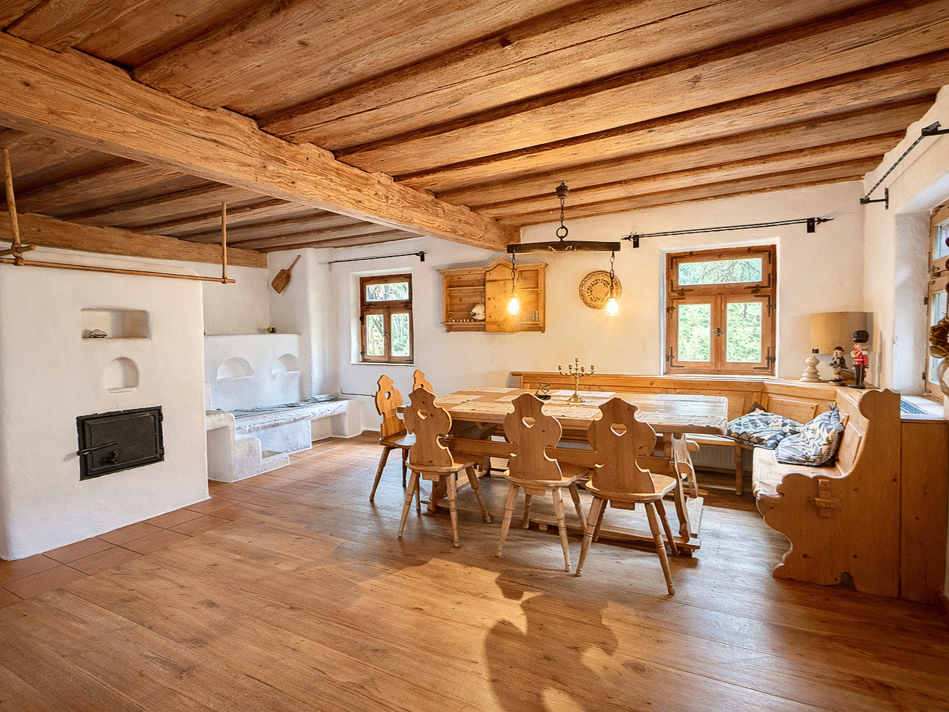 Essbereich mit Grundofen