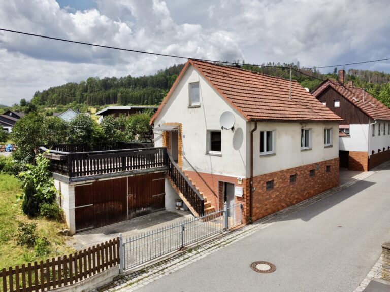 Kleines und solides Einfamilienhaus im Kronacher OT Friesen