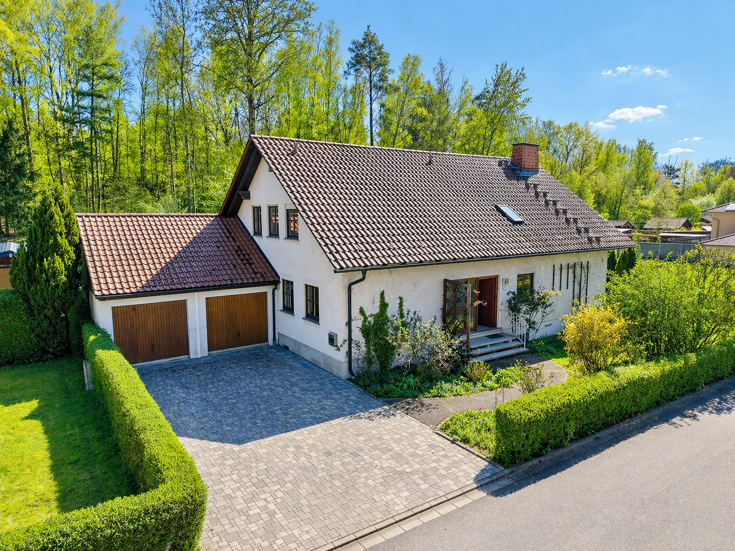 Tolles Wohnhaus mit traumhaft großen Garten in Weißenbrunn OT