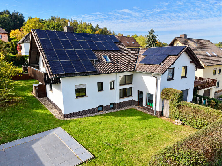 Großzügiges Wohnhaus mit schönem Garten in ruhiger Lage von Altenkunstadt OT