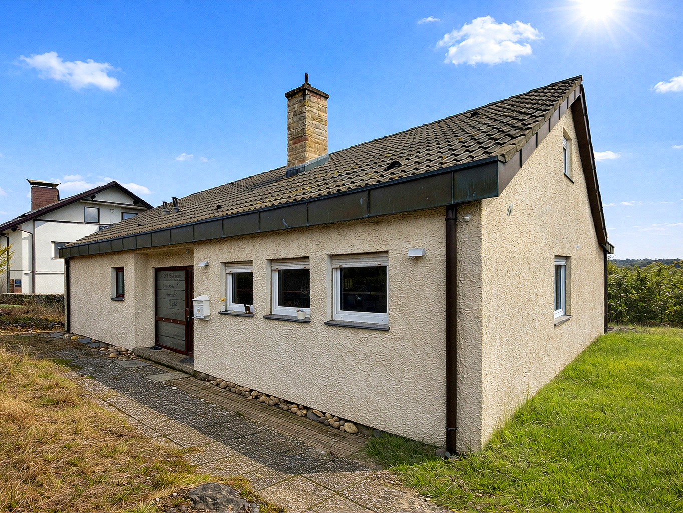 Charmantes Einfamilienhaus mit Einliegerwohnung und idyllischem Garten in Zeil am Main