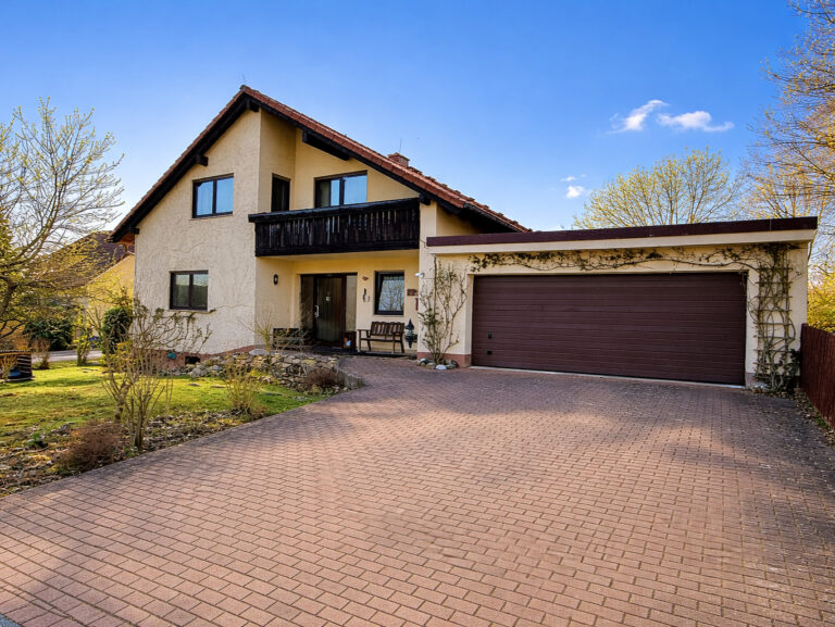 Großzügiges Wohnerlebnis mit Panoramablick: Ihr neues Zuhause im Itzgrund