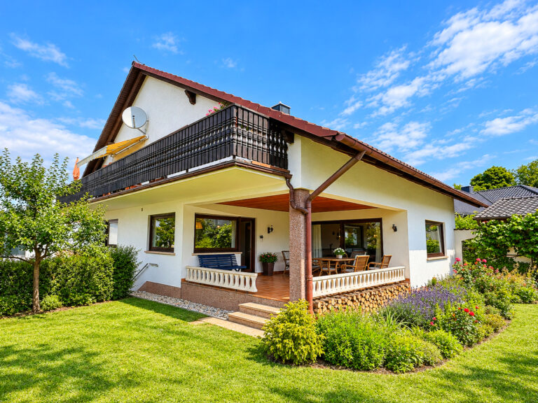 Großzügiges Wohnhaus mit Garten in schöner Lage von Altenkunstadt