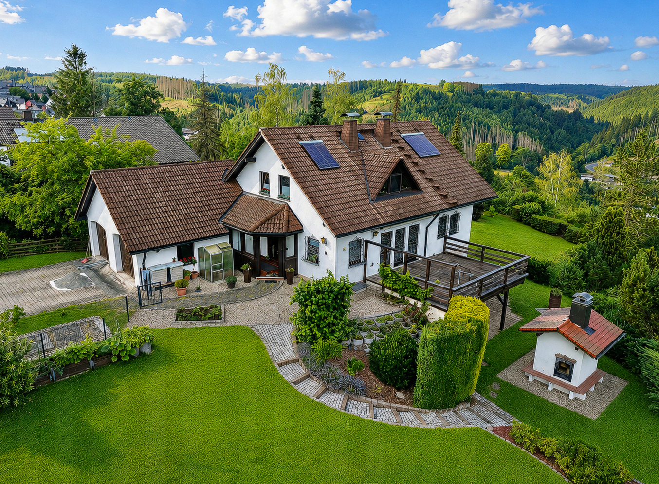 Tolles Wohnhaus mit Garten und traumhaften Fernblick in Nordhalben