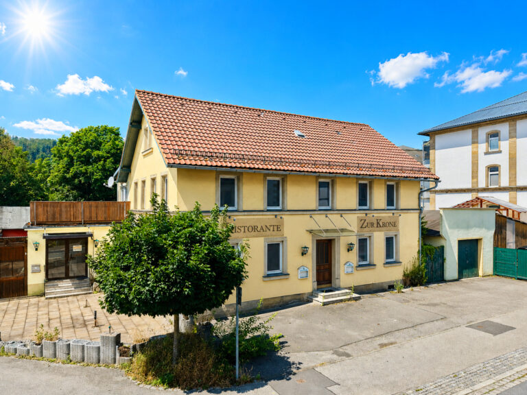 Attraktives Wohn- und Geschäftshaus in zentraler Lage von Pressig