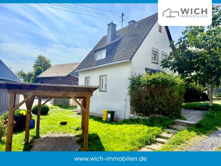 Gepflegtes Einfamilienhaus mit Garten im idyllischen Ort Lahm