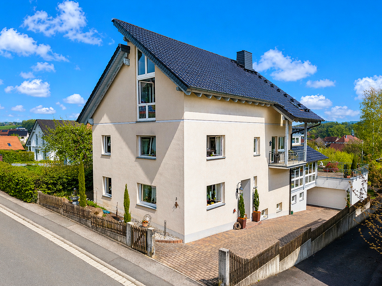 Traumhaftes Wohnhaus mit Wintergarten, XXL-Terrasse und Garten in Michelau OT