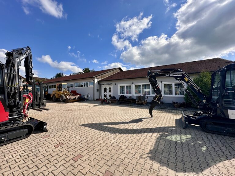 Repräsentative Gewerbehalle mit Bürotrakt flexibel nutzbar für Produktion, Lager oder Dienstleistung